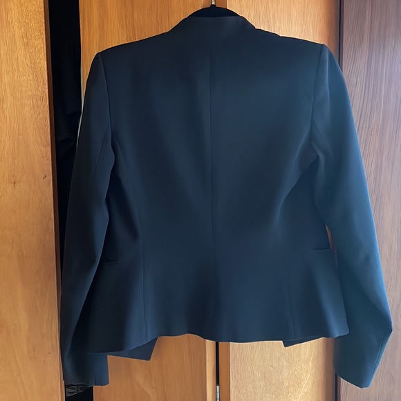 Theory size 4 black blazer - Picture 4 of 5
